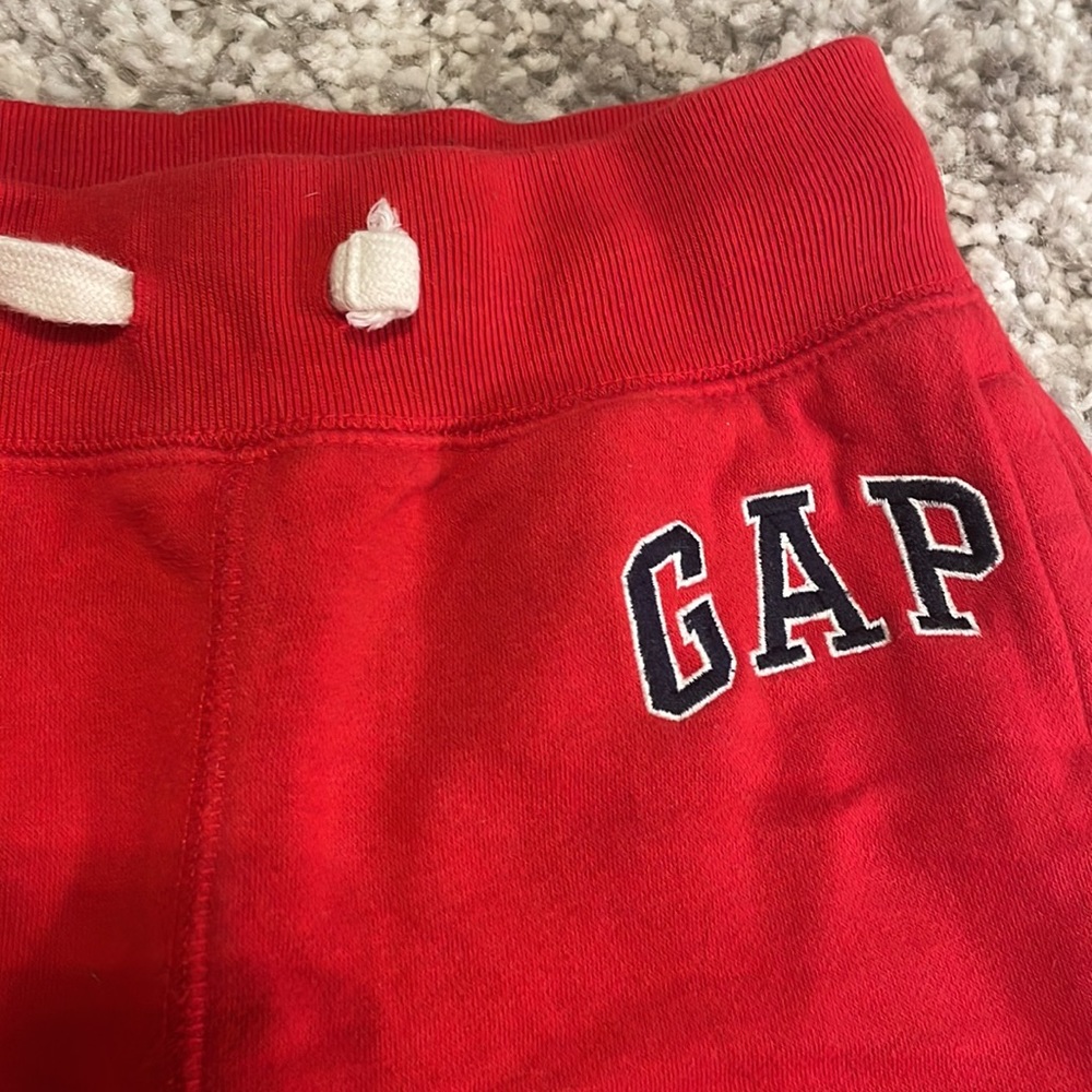 Red gap Sweatpants - Picture 2 of 3